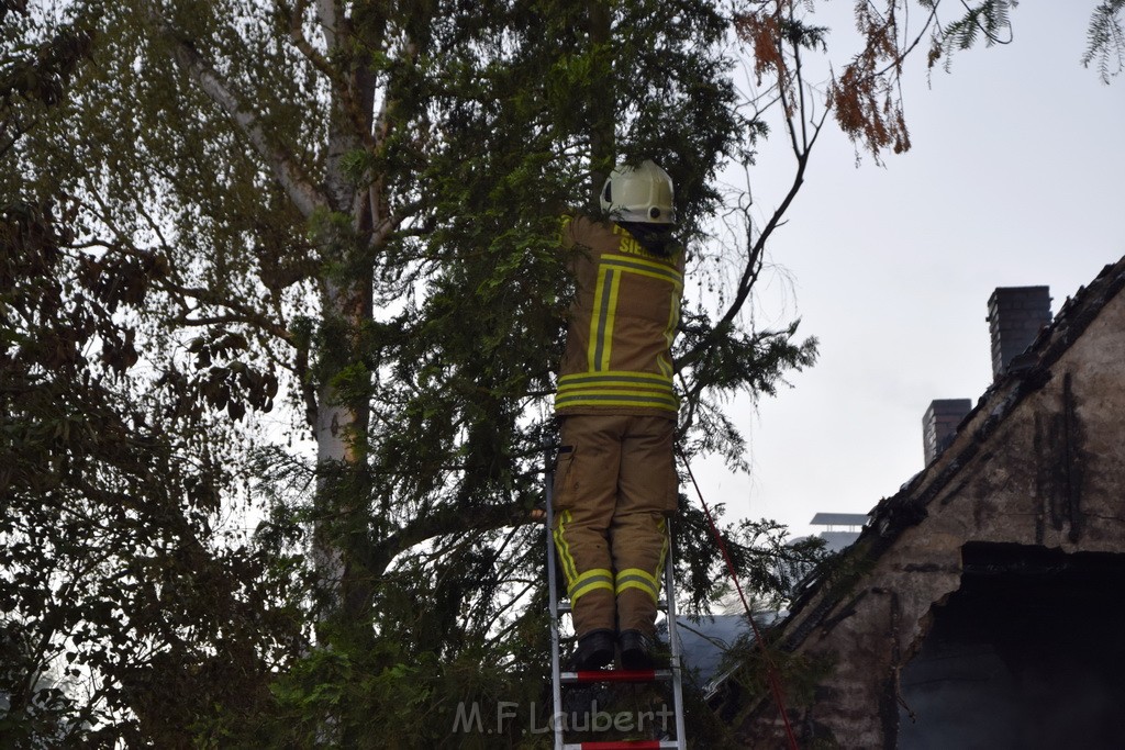 Grossfeuer Einfamilienhaus Siegburg Muehlengrabenstr P0843.JPG - Miklos Laubert